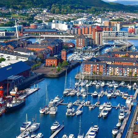 Meridian Quay Apartments, By Jsw Short Stay Swansea Bagian luar foto