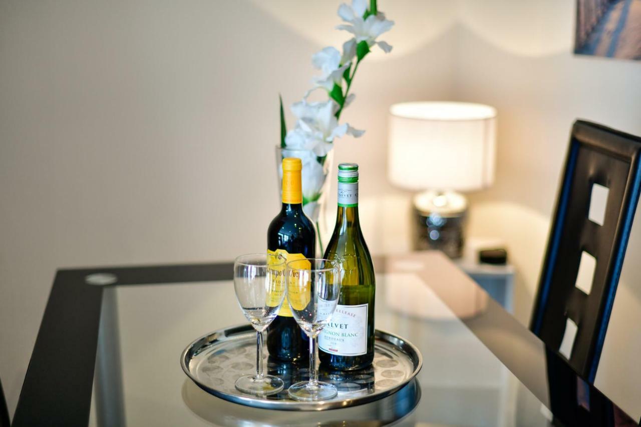 Meridian Quay Apartments, By Jsw Short Stay Swansea Bagian luar foto